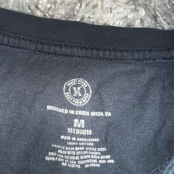 Hurley black and red graphic vintage men’s motorcycle, sporty tee - Picture 3 of 3